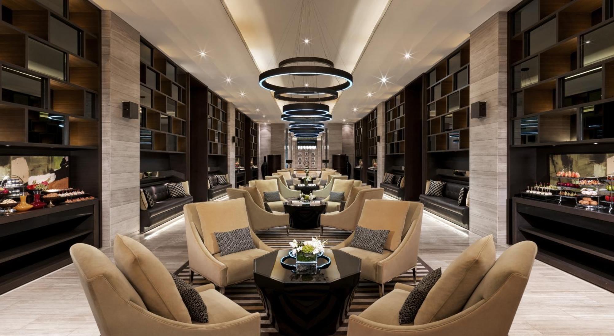 Fairmont Riyadh Luaran gambar The Lounge at the airport