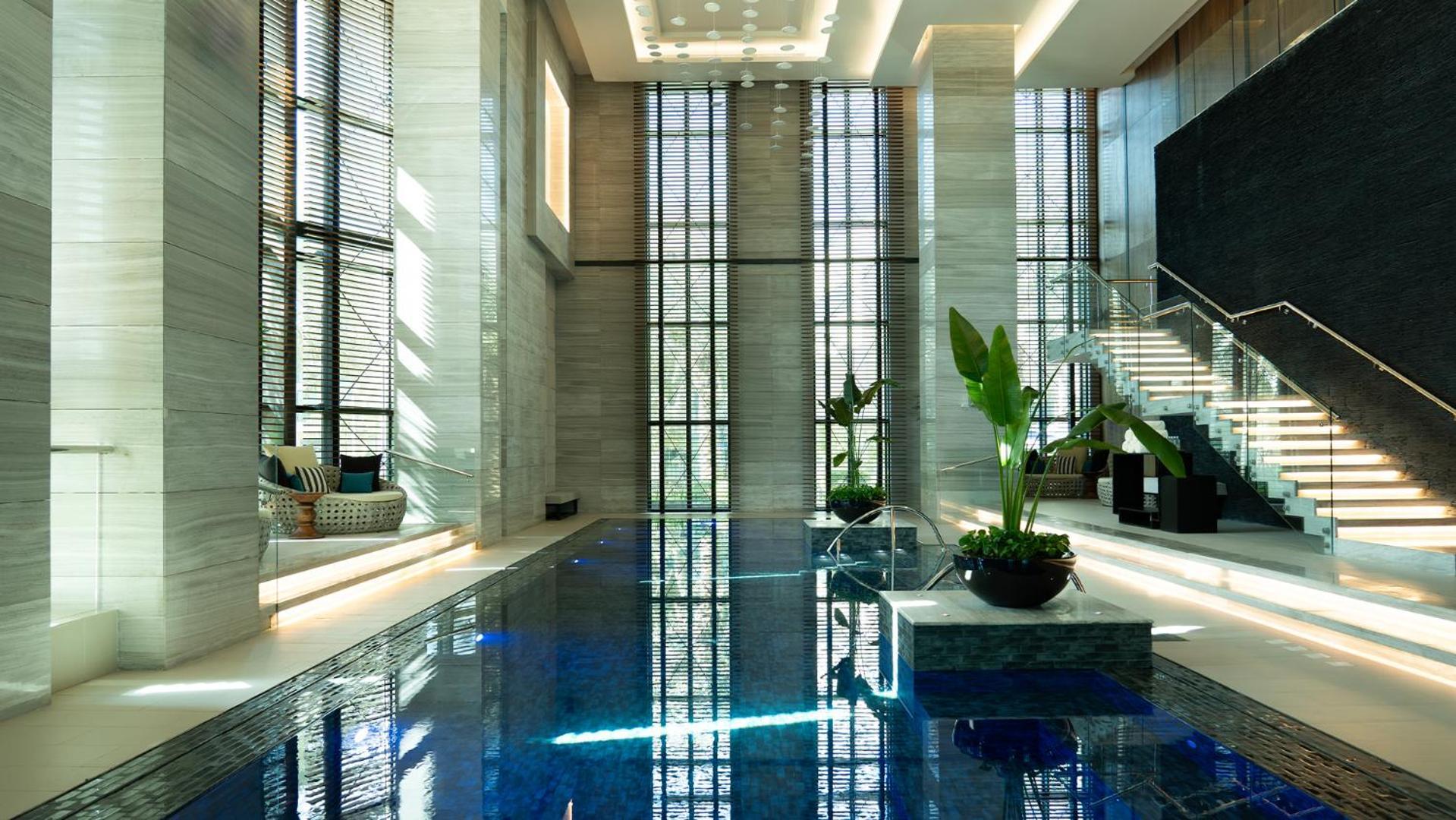 Fairmont Riyadh Luaran gambar The swimming pool at the 101 Park Place