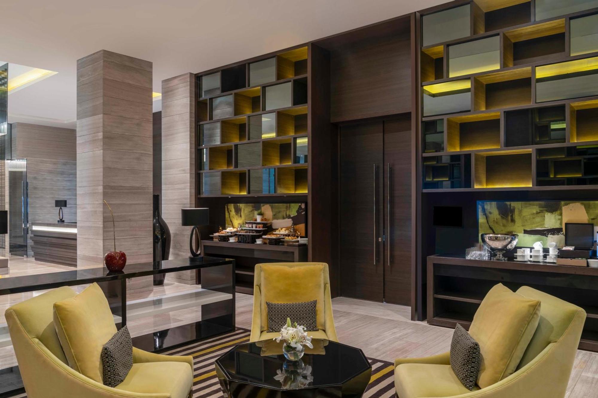 Fairmont Riyadh Luaran gambar The Executive Lounge at the hotel