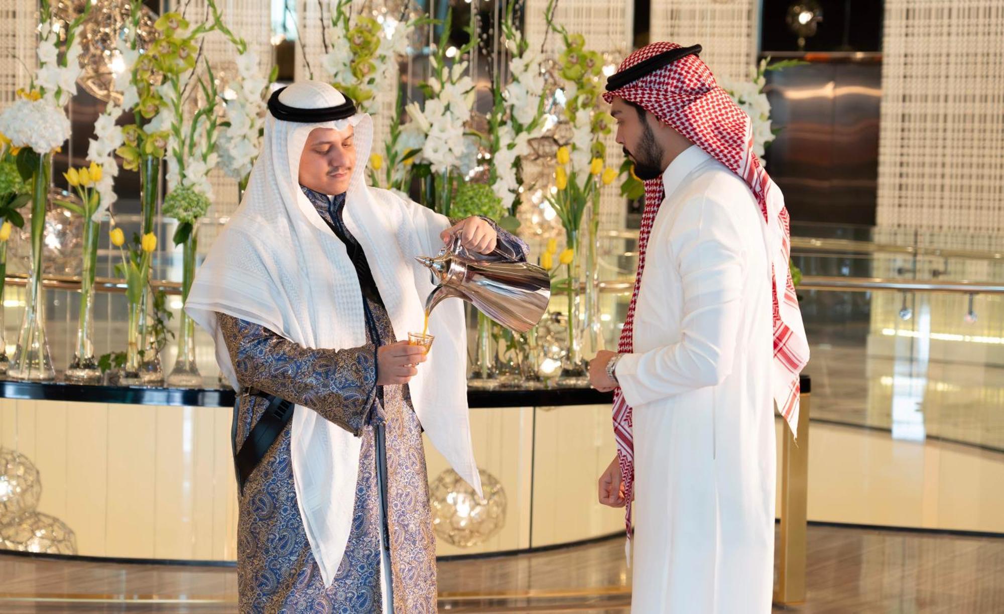 Fairmont Riyadh Luaran gambar Arabian coffee being served