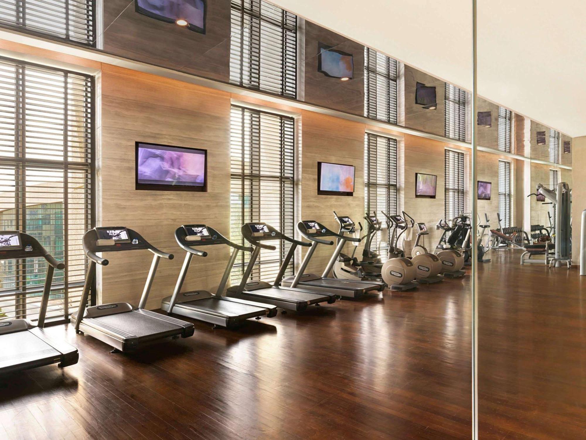 Fairmont Riyadh Luaran gambar The gym at the hotel